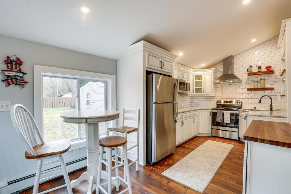 In-Town and Walkable Historic Yardley Retreat!